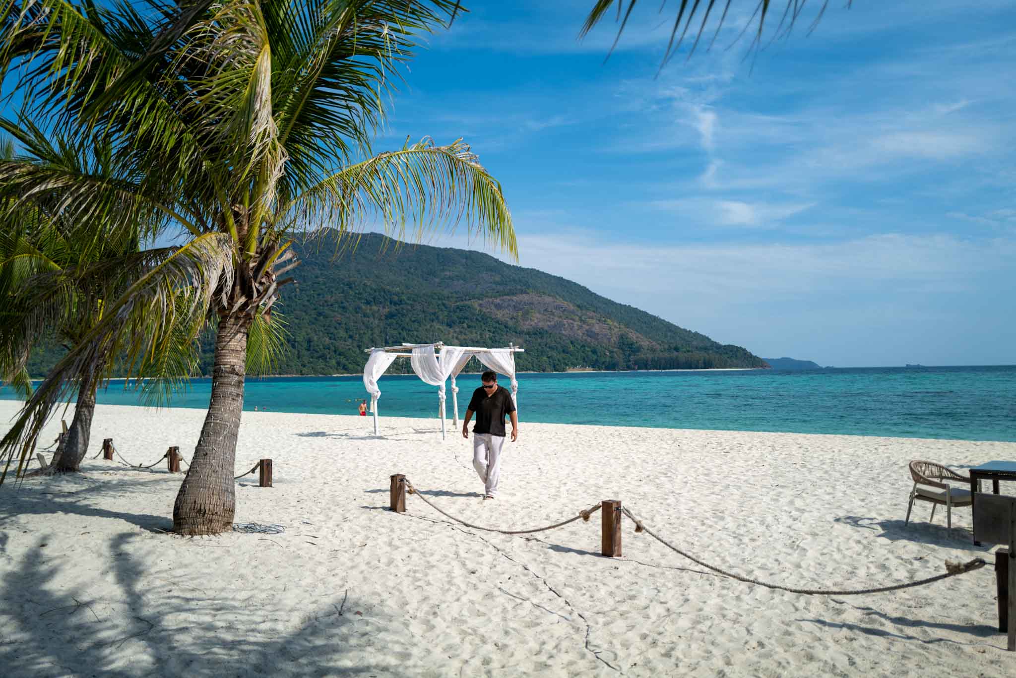 ชายหาดทรายขาวหน้า Irene Resort