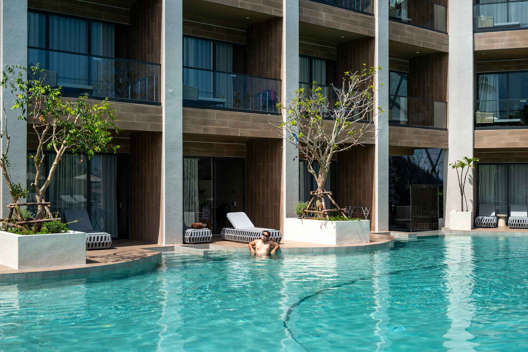 ห้อง Pool Access เปิดประตูลงสระได้เลย